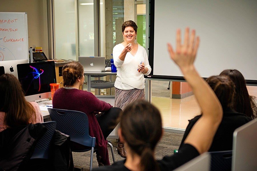 Lori Shontz teaches a class at the SOJC