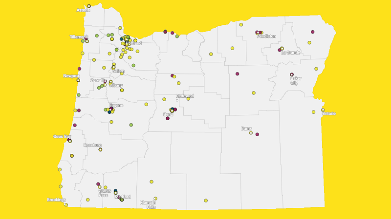 a map of oregon with colored dots showing news outlets
